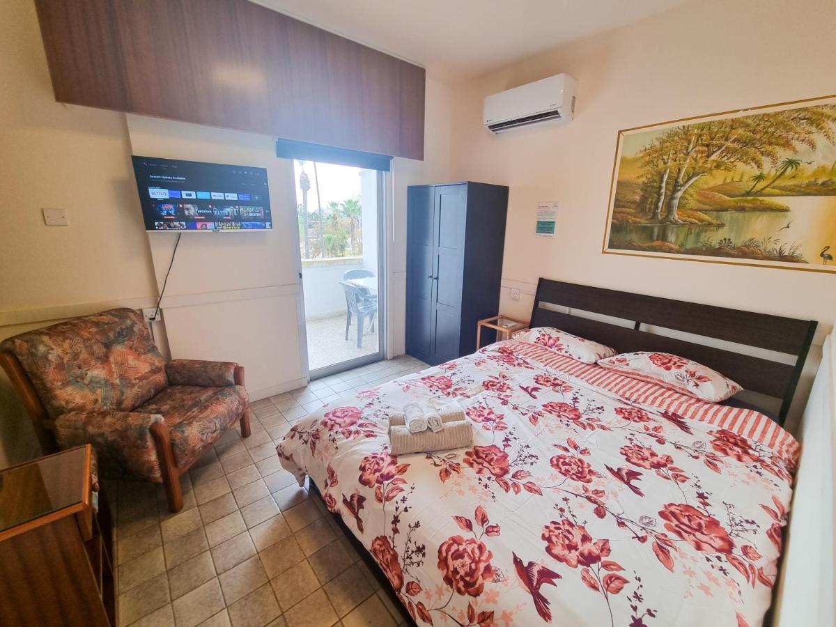 Larnaca Garden Rooms Exterior photo